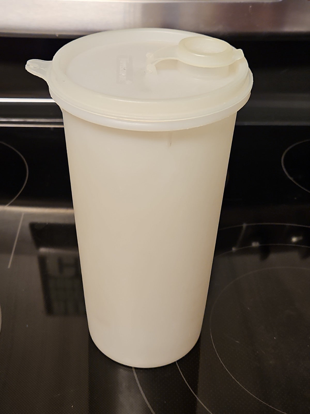 Vintage Tupperware 261 Sheer Handolier Pitcher Sheer Flip Top Seal 563