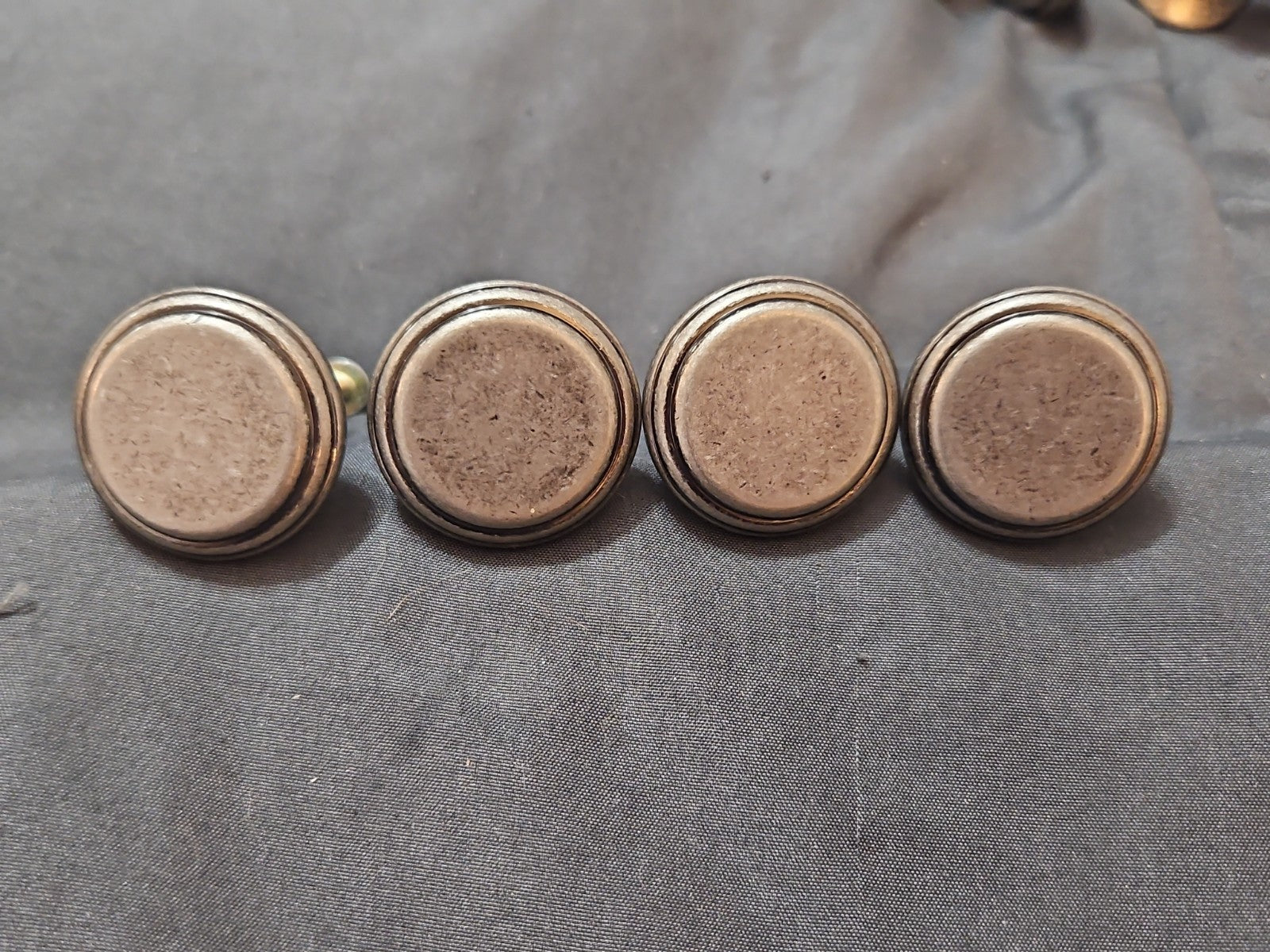 Set Of 4 Top Knobs TK196PTA Luxor Knob Large 1 1/4" Pewter Antique EUC