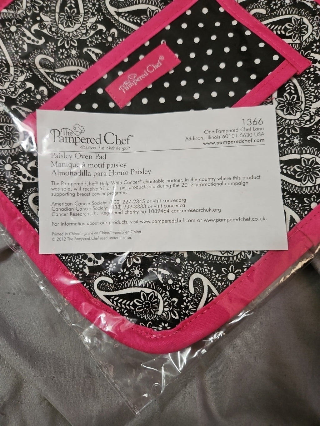 New In Package Pampered Chef Paisley Polka Dot Potholder Oven Pad #1366