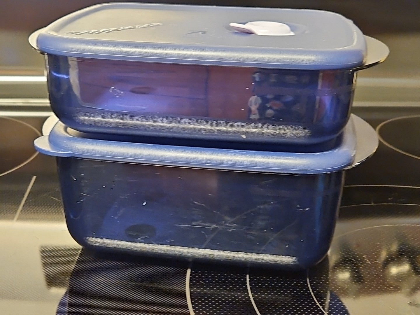 Set of 2 Tupperware Vent N Serve Medium Shallow / Medium Container Indigo Blue
