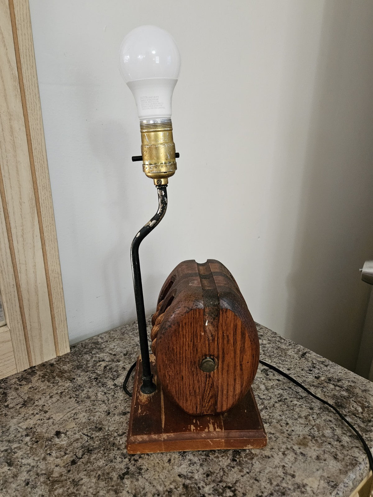 Vintage MCM Nautical Wooden Anchor Pulley Rope Table Lamp - Works!