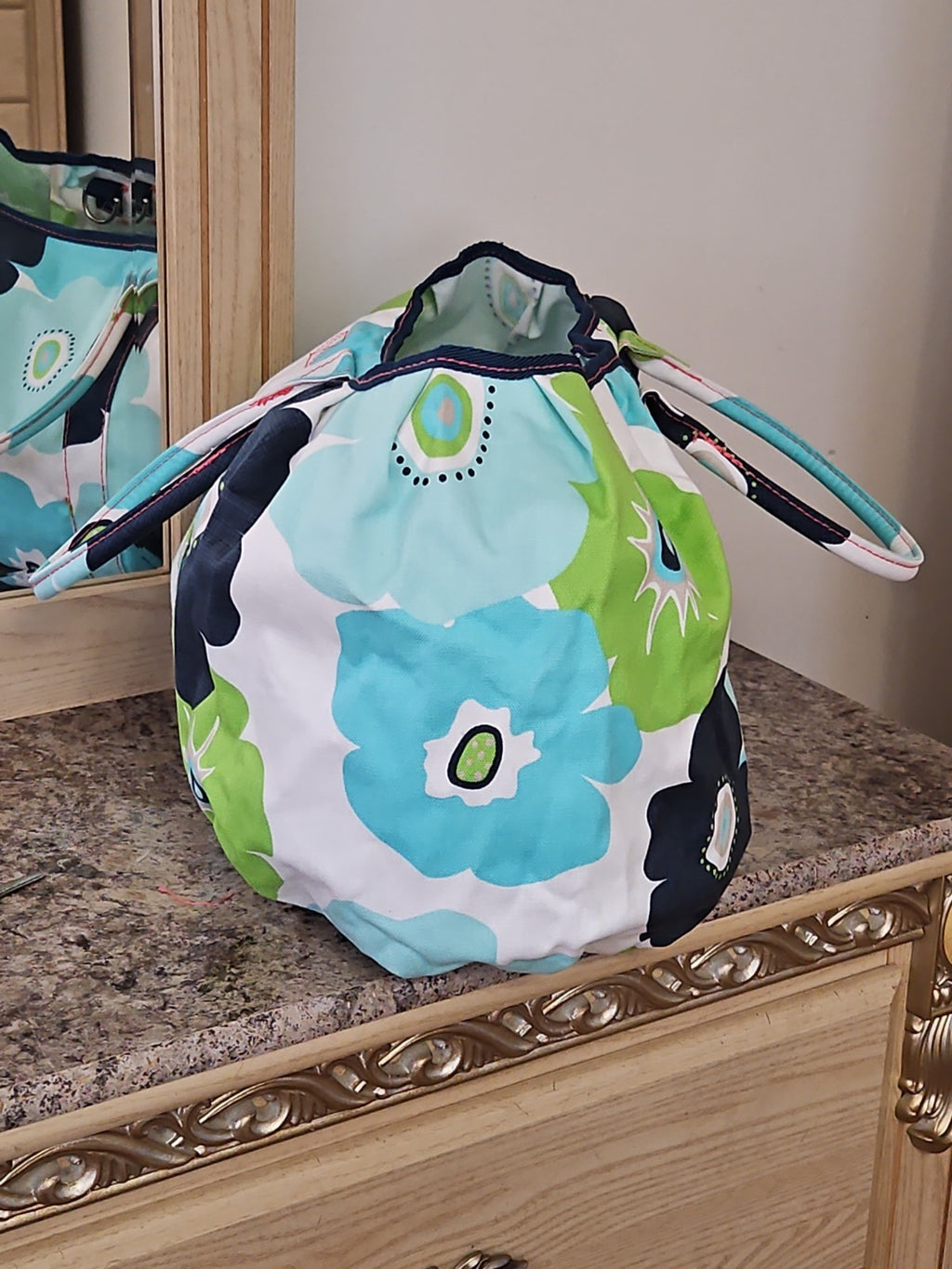 Thirty One Pleated Top Beach Tote 129 Newport Bloom Blue Green Cream 20x13x5"