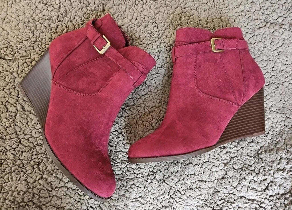 MARKET & SPRUCE Women's Burgundy Serah Faux Suede Boots, Size 10, NIP