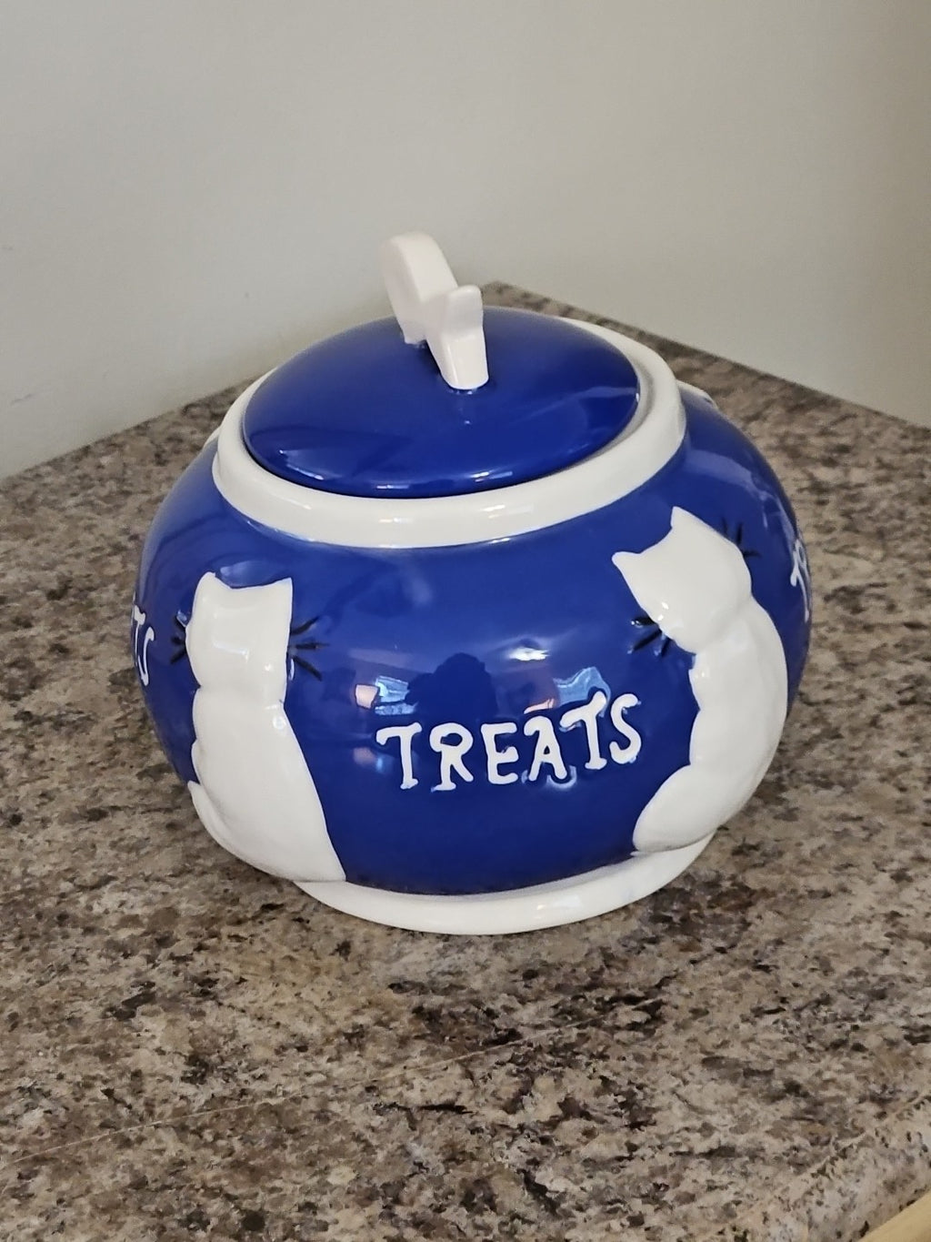 Vintage 1990's Blue & White Ceramic Cat Treats Cookie Jar 4.5" X 6"