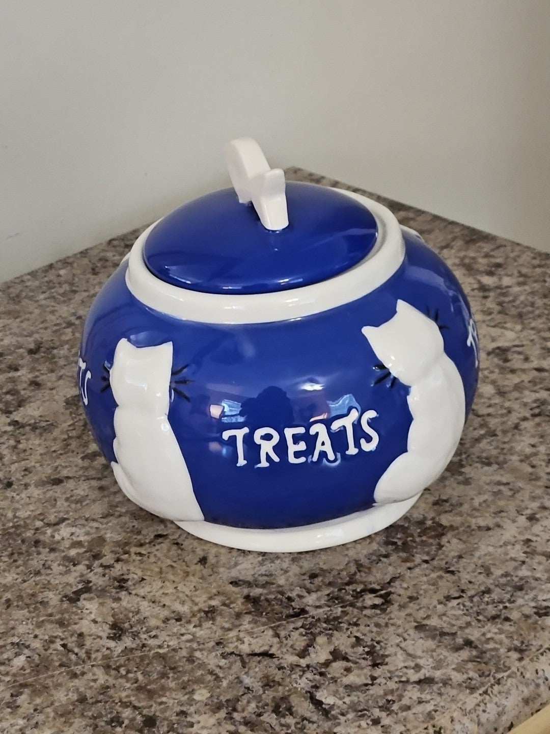 Vintage 1990's Blue & White Ceramic Cat Treats Cookie Jar 4.5" X 6"