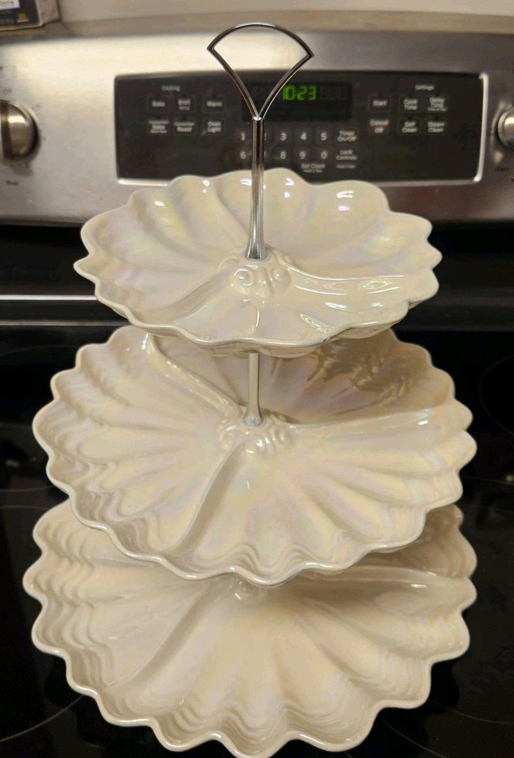 Vintage Maddux Of California Opalescent Cream & Silver 3 Tier Serving Tray READ