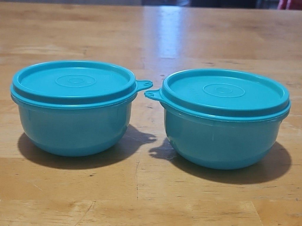 Set of 2 Tupperware Snack Bowls Turquoise #1403 With Lids #733 EUC