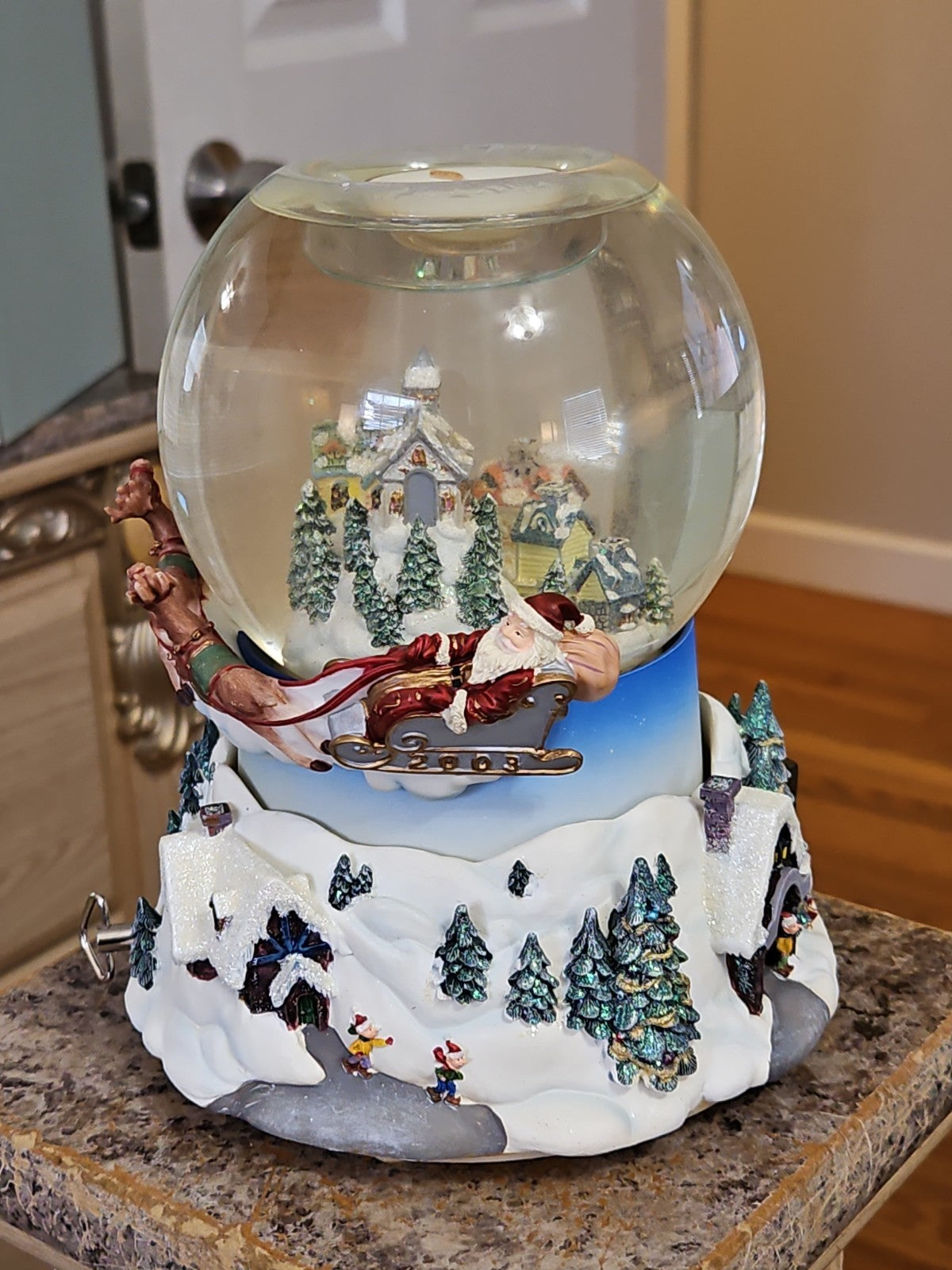 PartyLite 2003 Olde World Village Snow Globe Musical Tealight P7922 EUC Read