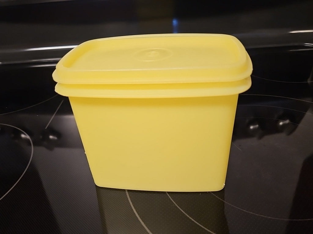 Vintage Tupperware Yellow Shelf Saver Container #1243-10 W/ #1244-13 Lid EUC
