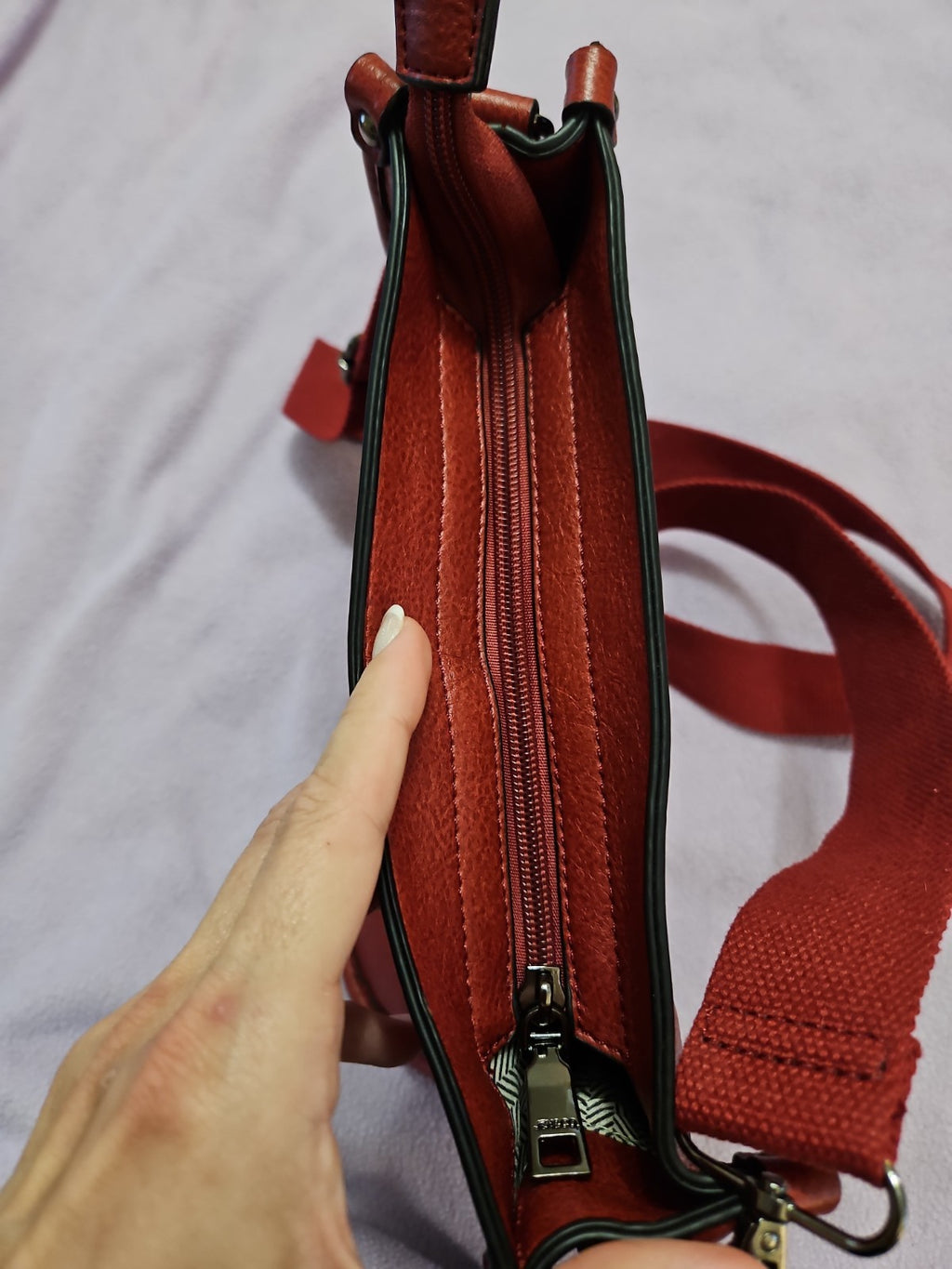 Jen & Co. Posie Vegan Leather Crossbody Rust Red Color EUC