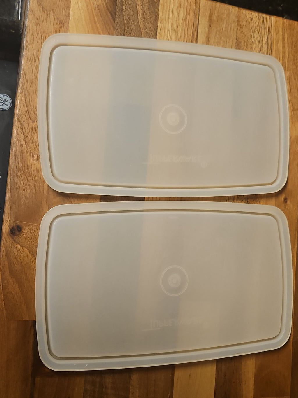 5-pc set Vintage Tupperware Harvest Gold Carrier #815 W/ Sheer Deli Keepers #816