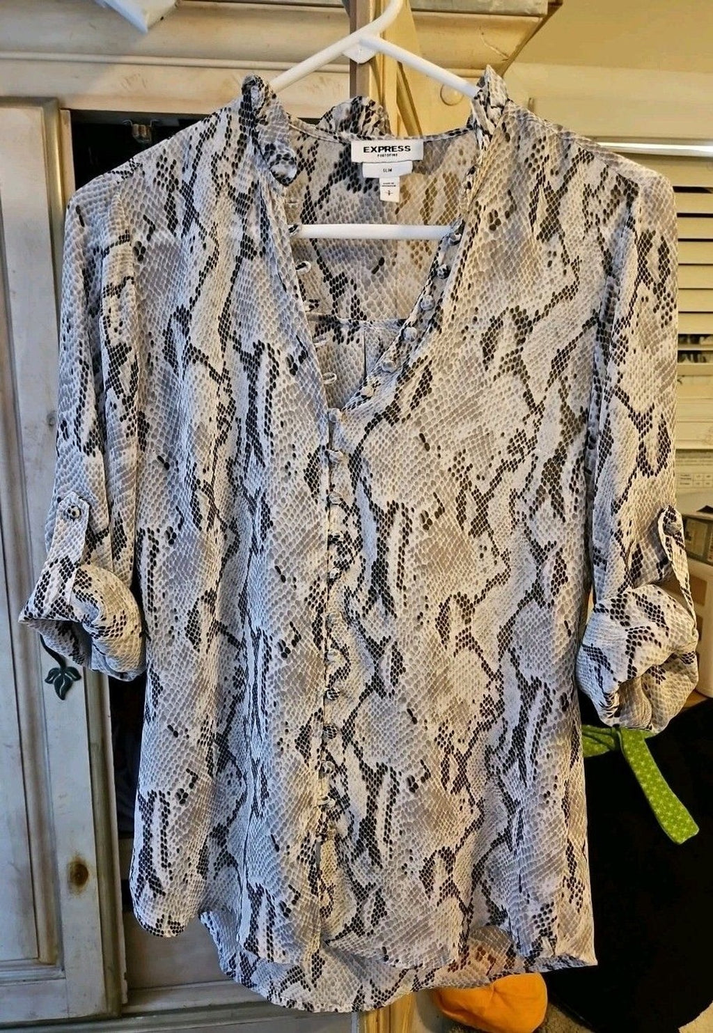 Express Womens Small Portofino Gray Snakeskin Print Slim Fit Sheer Button Blouse
