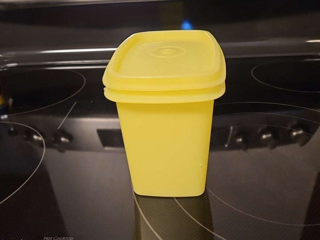 Vintage Tupperware Yellow Shelf Saver Container #1243-10 W/ #1244-13 Lid EUC