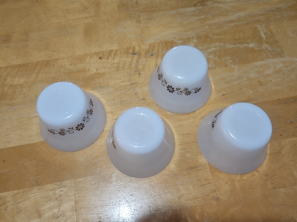Set of 4 Vintage Dynaware Pyr-O-Ray Milk Glass Custard Cups Brown Daisy