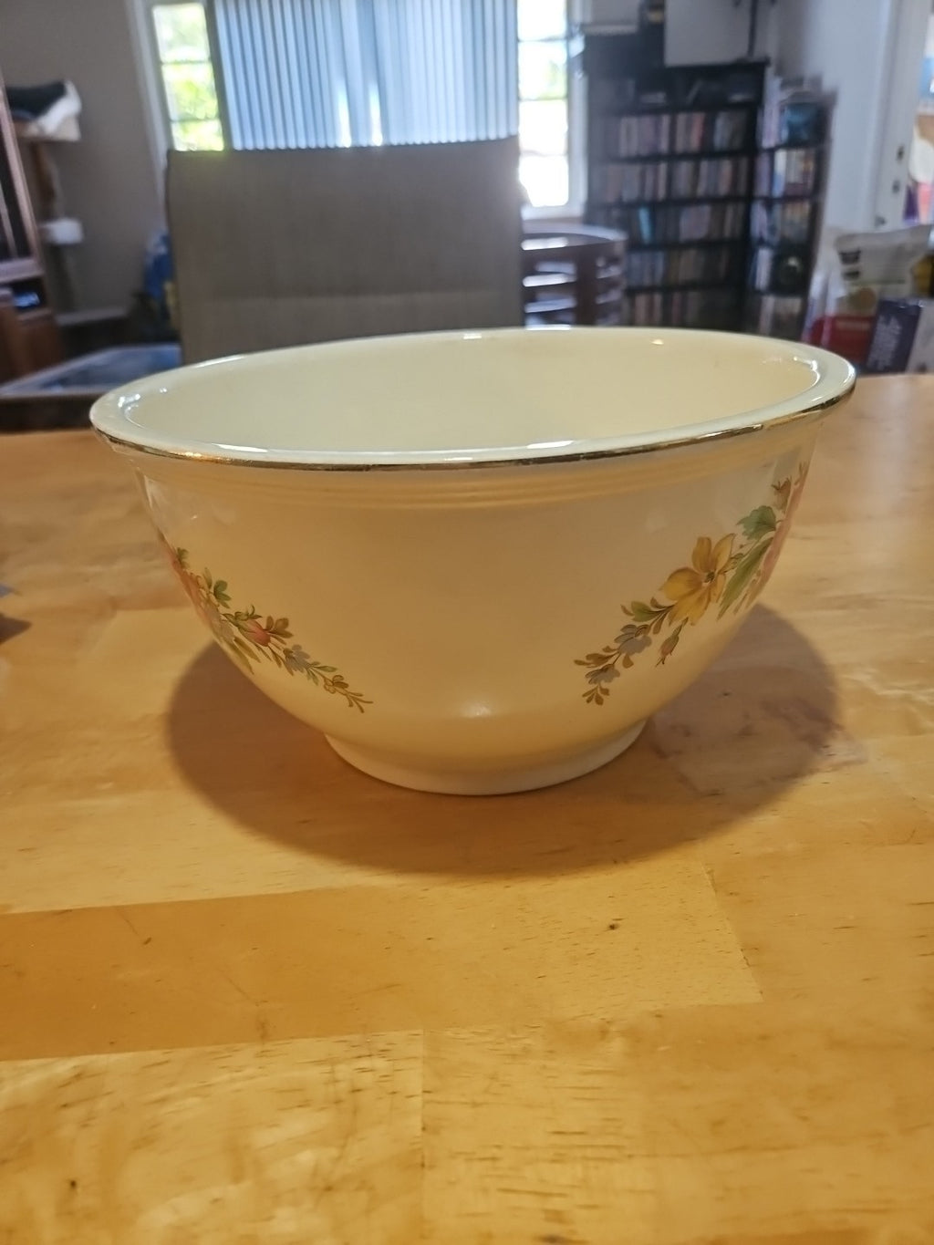 Vintage Homer Laughlin Kitchen Kraft Large 10" Floral Spring Wreath Mixing Bowl