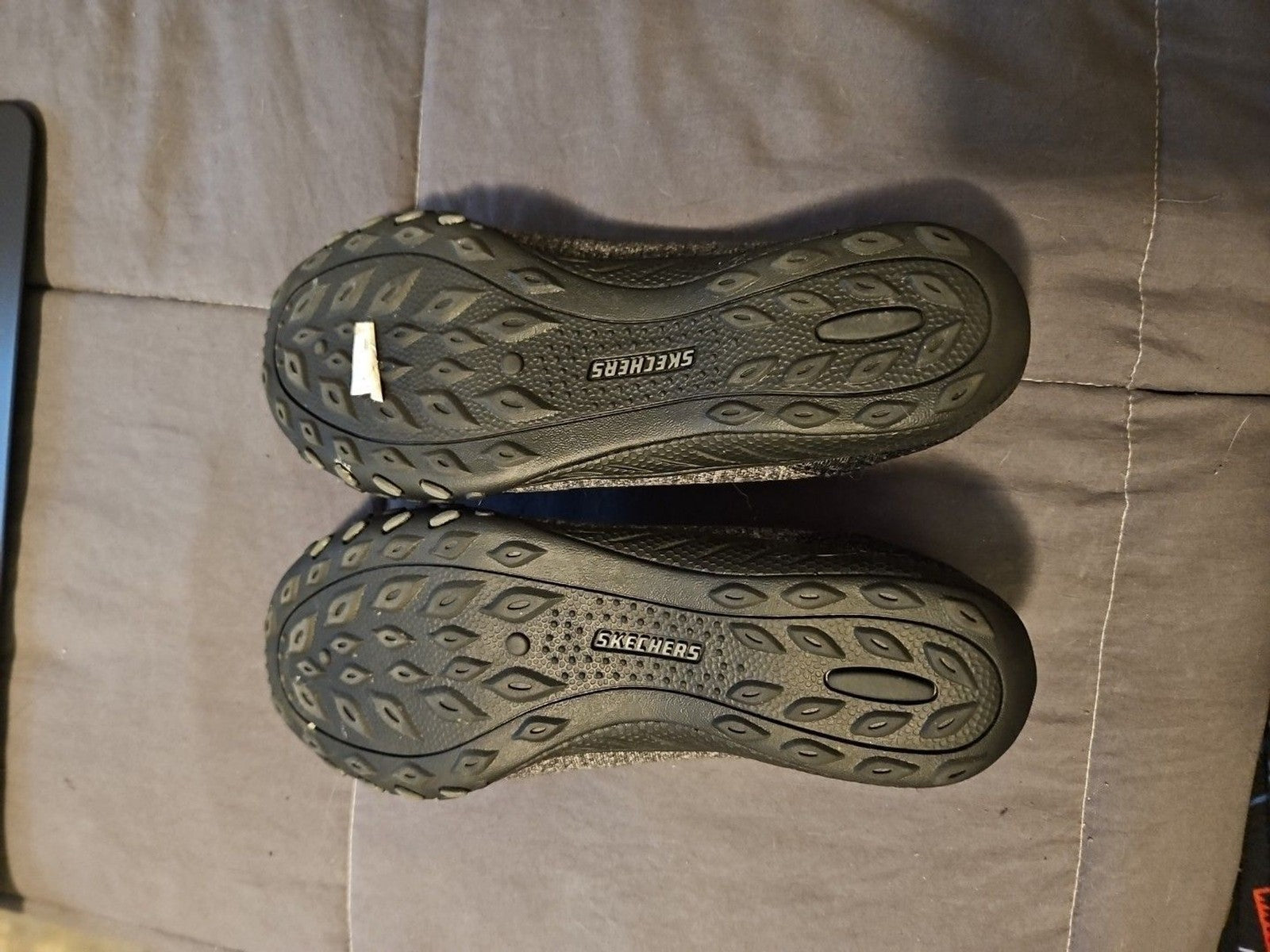 SKECHERS RELAXED FIT AIR-COOLED MEMORY FOAM SIZE 9.5 WOMEN'S WORN TWICE