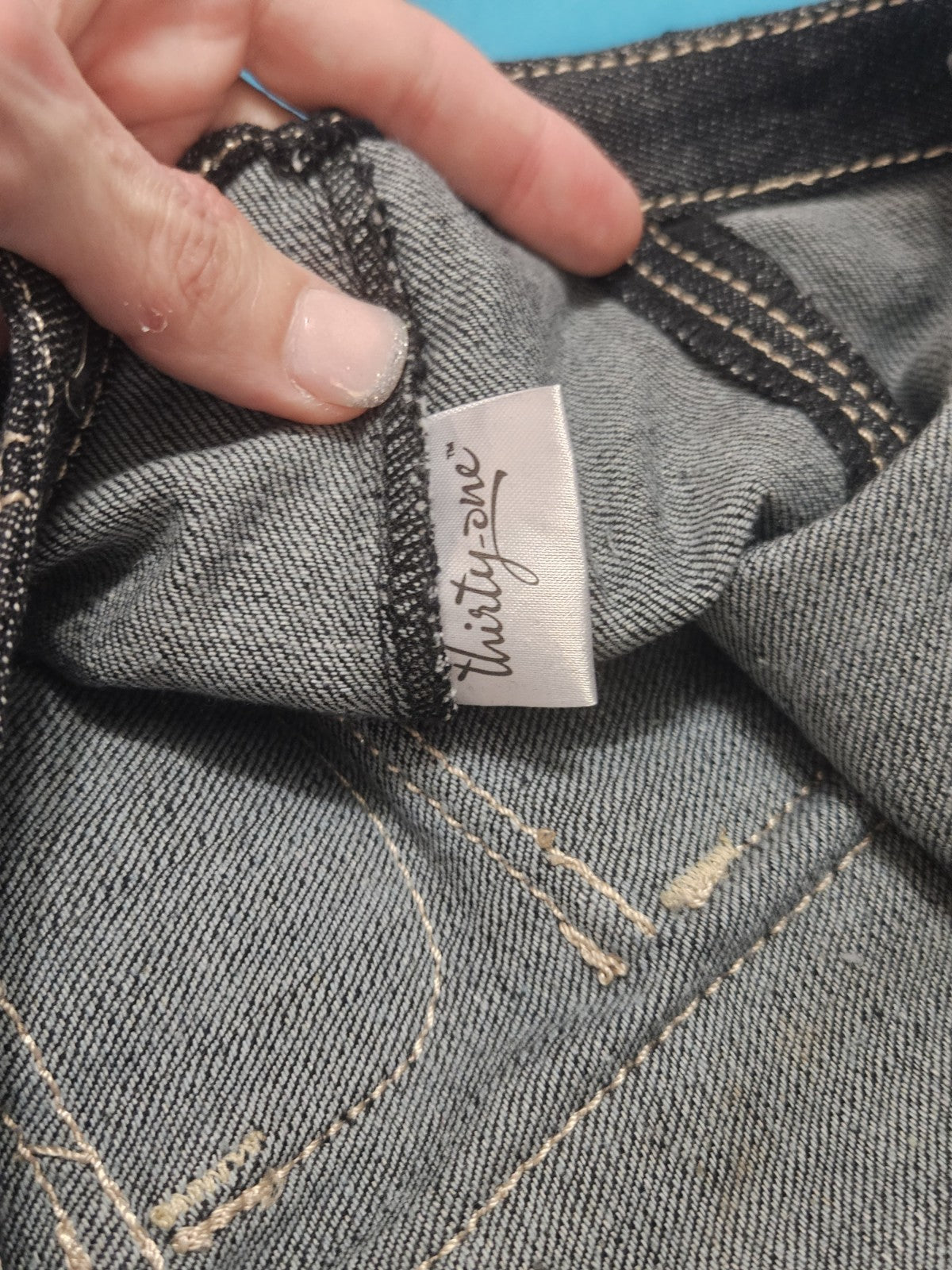 NWOT Thirty-One Fitted Purse Skirt Dark Wash Denim With Pocket Accents