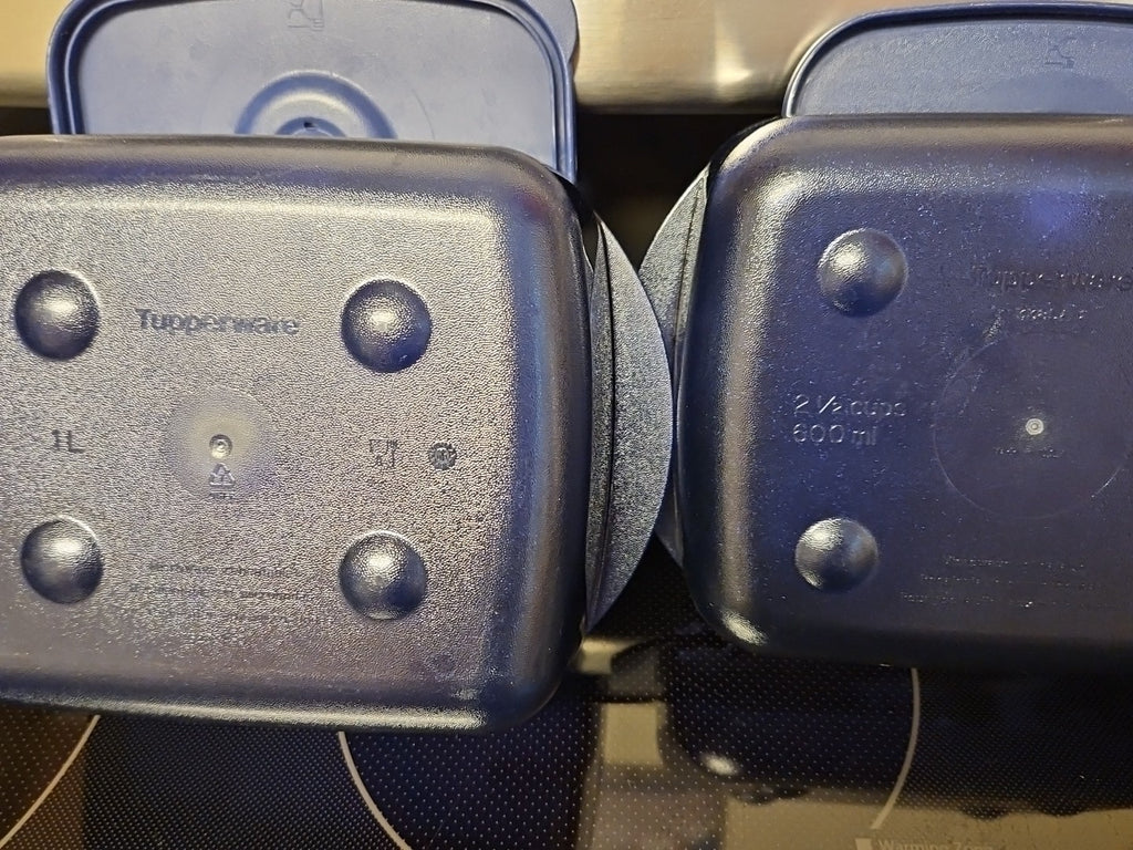 Set of 2 Tupperware Vent N Serve Medium Shallow / Medium Container Indigo Blue