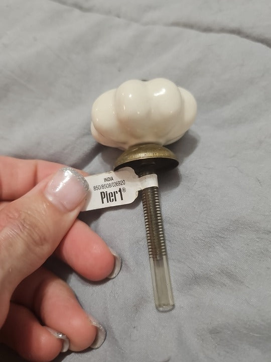 NWT Pier 1 White Porcelain Flower Brass Accent Drawer Pull Cabinet Knob 2"