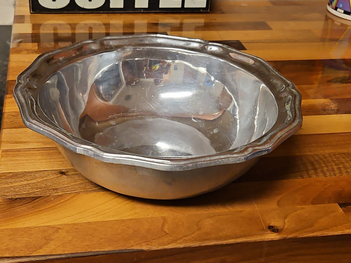 Vintage Wilton Armetale Queen Anne 10" Round Serving Bowl RWP 1972
