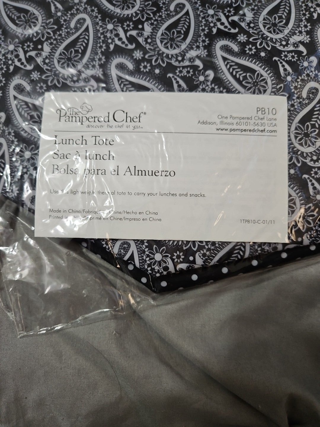 New In Package Black, White & Pink Paisley Print Pampered Chef Lunch Tote PB10