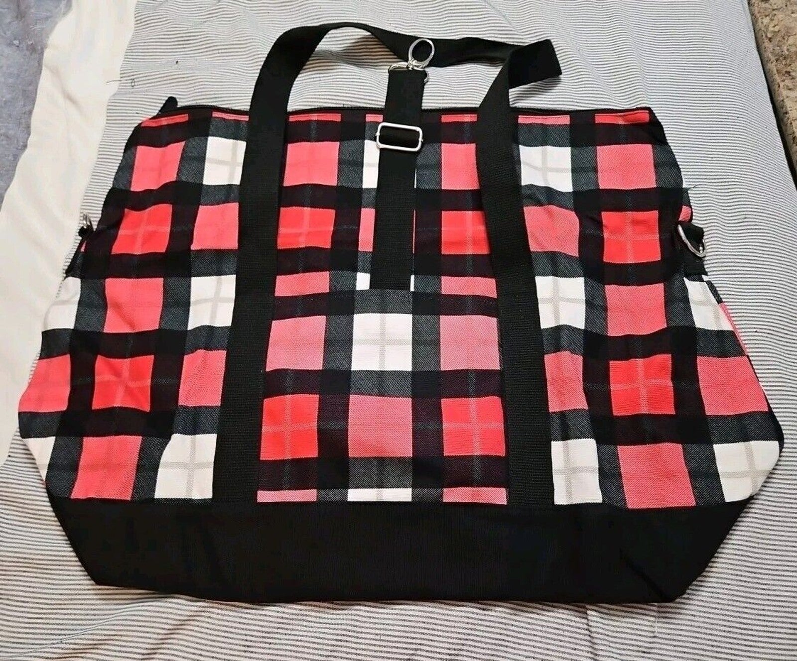 Thirty-One (31) Foldover Weekender Travel Gym Duffel bag Check Mate NWOT
