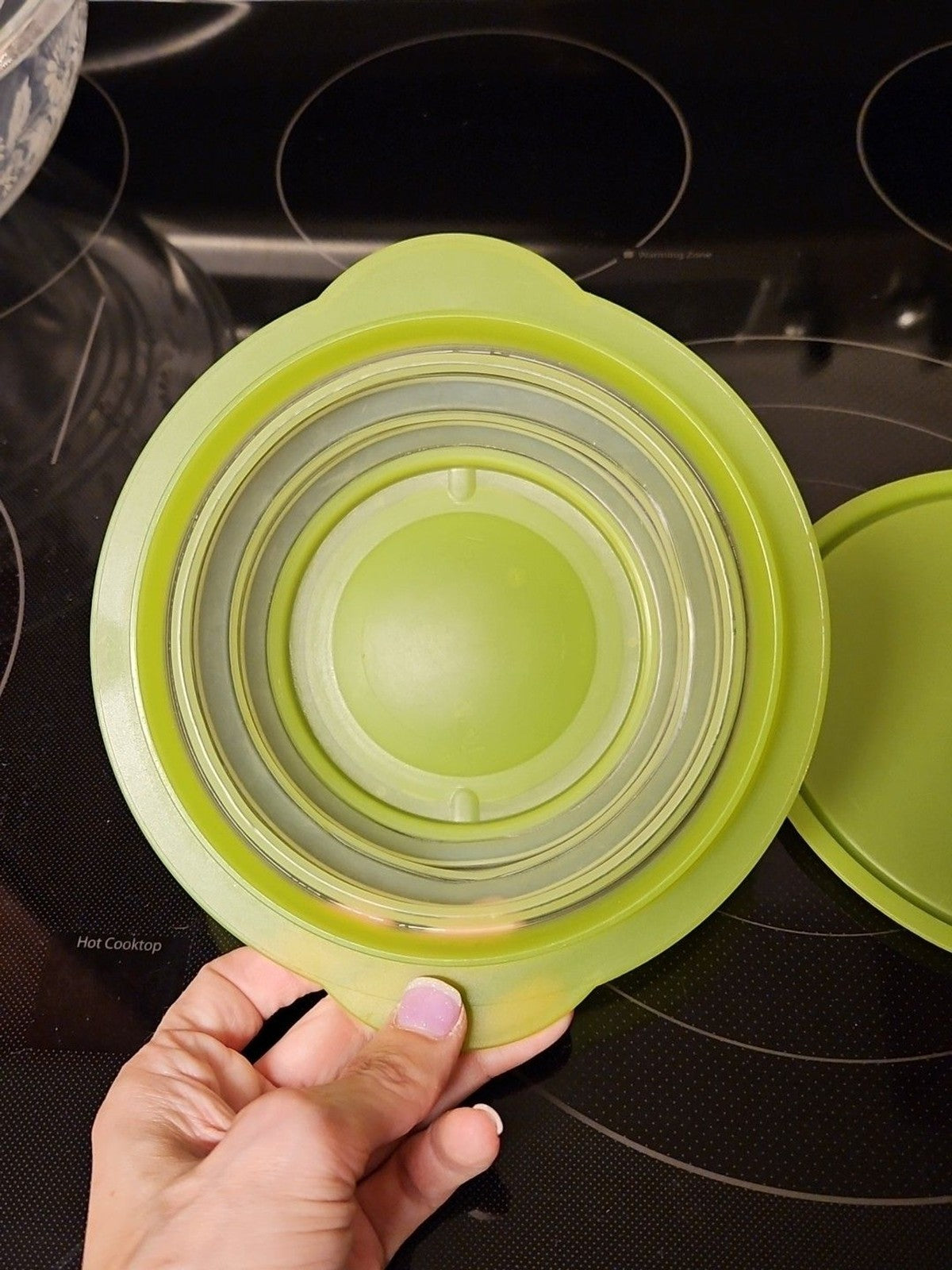 Tupperware 3 Cup Collapsible Green Dish 5452A With Lid