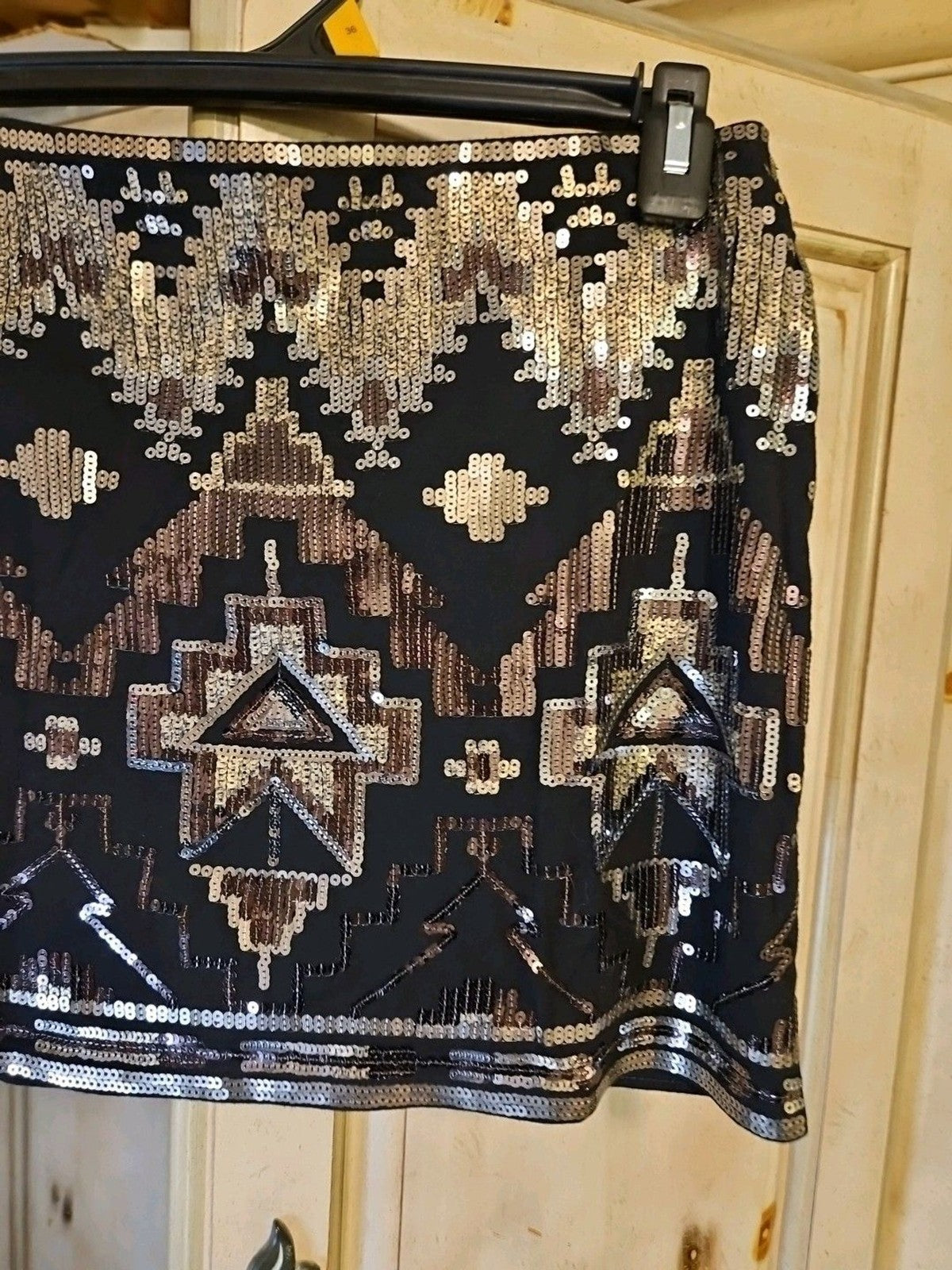 Express Aztec Geometric Print Sequin Mini Skirt Gold Black XS (27x13) Excellent