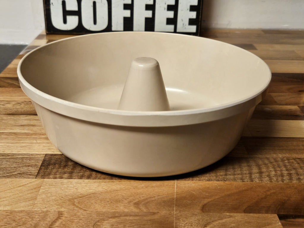 Vintage Anchor Hocking Microware Microwave Bundt Cake Pan 9" PM459-TI 484 EUC