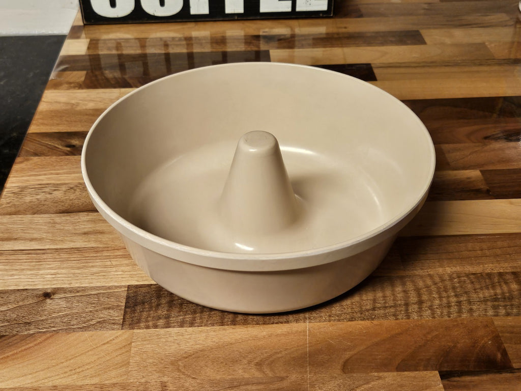 Vintage Anchor Hocking Microware Microwave Bundt Cake Pan 9" PM459-TI 484 EUC