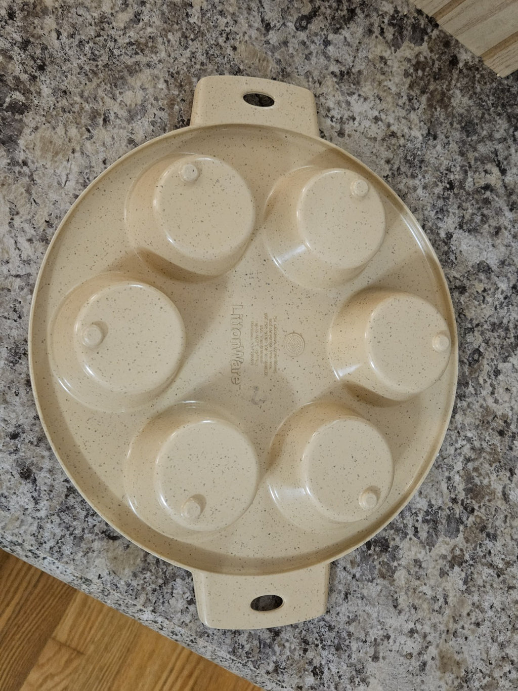 Vintage LittonWare Microwave Muffin Pan Cupcake Pan Egg Pan #39284
