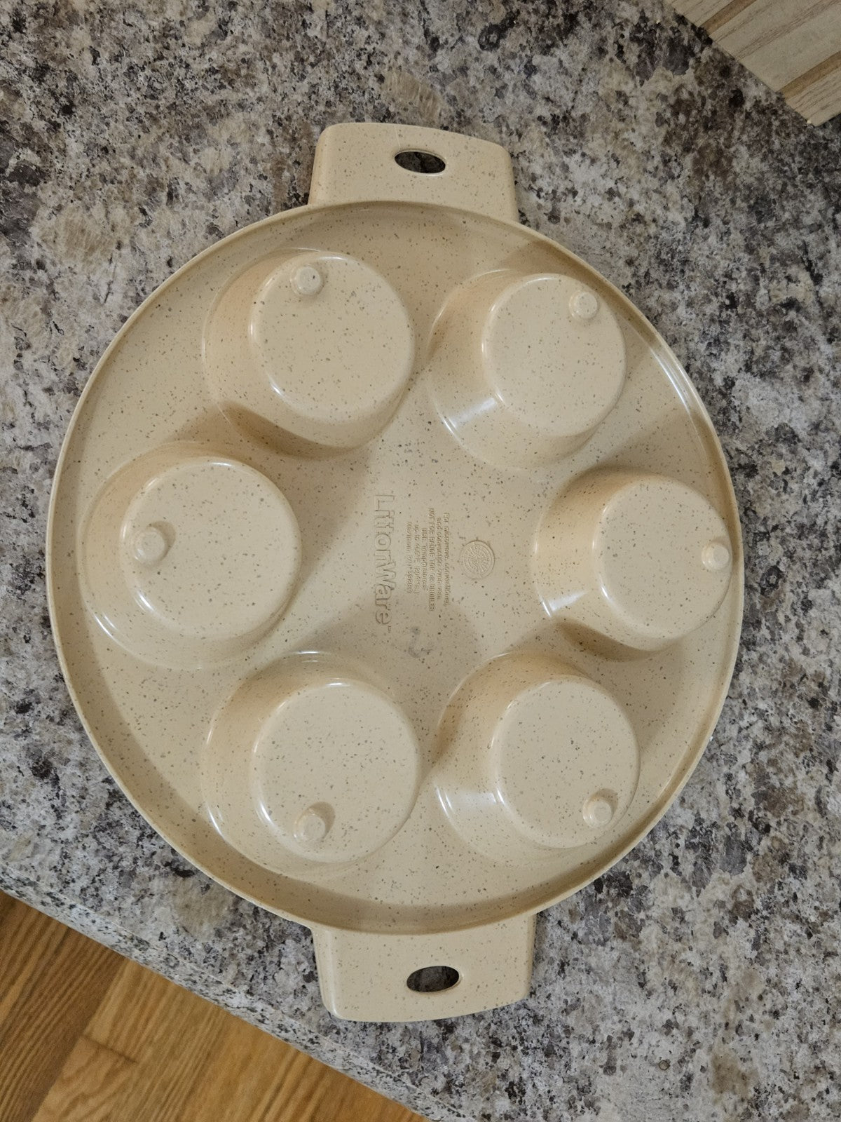 Vintage LittonWare Microwave Muffin Pan Cupcake Pan Egg Pan #39284