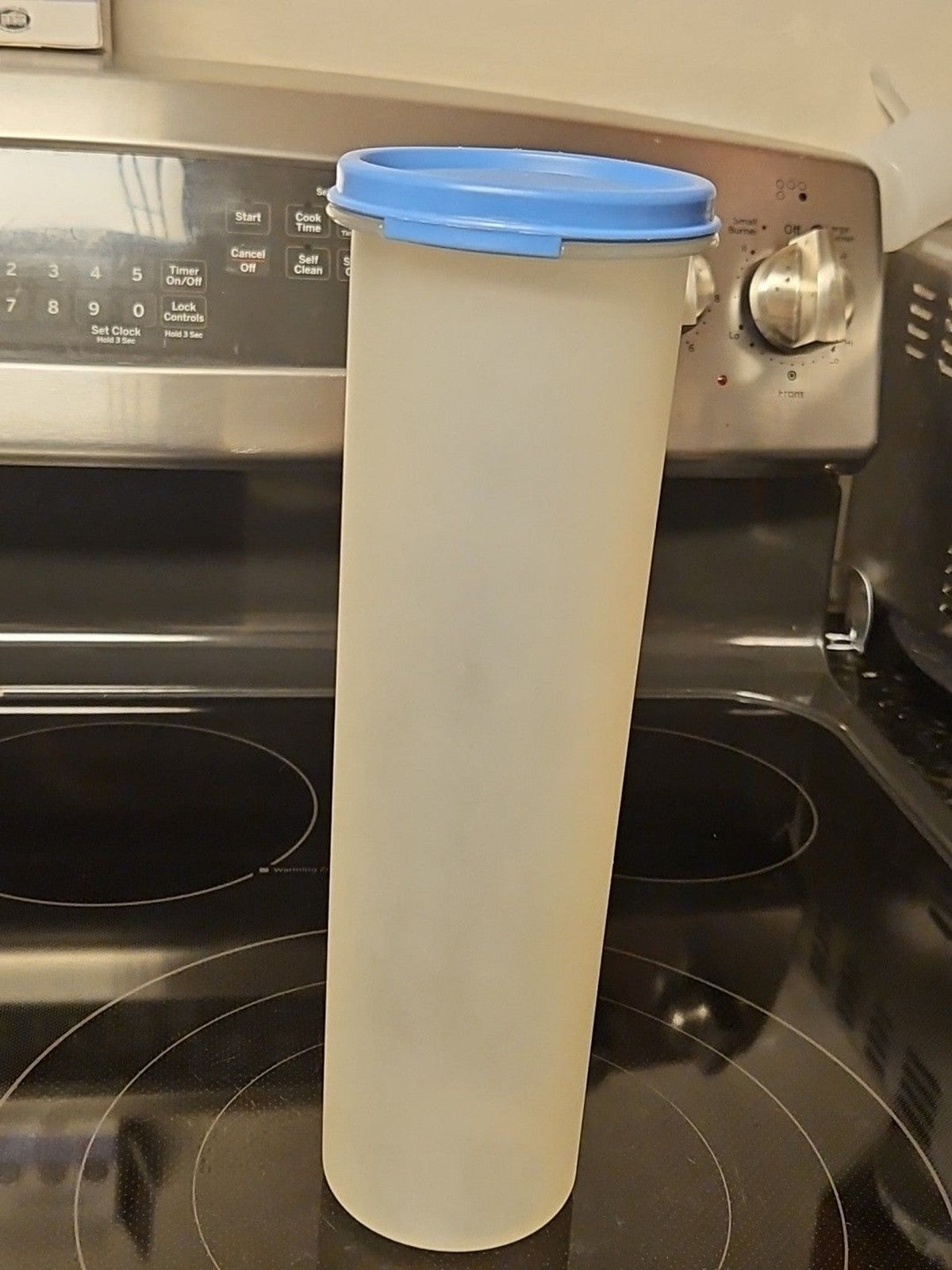 Vintage Tupperware Modular Mate Spaghetti Keeper #1661-8 w/ Blue Lid 1607-7