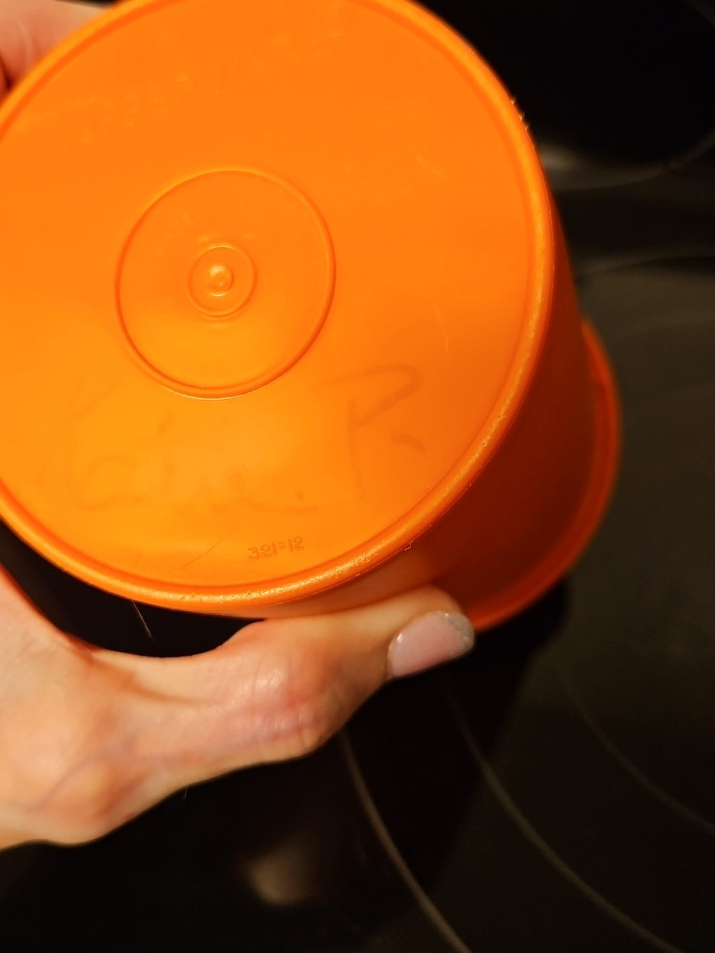 Vintage Tupperware 321 Orange Handolier Drink Container Flip Top Pour Spout Lid