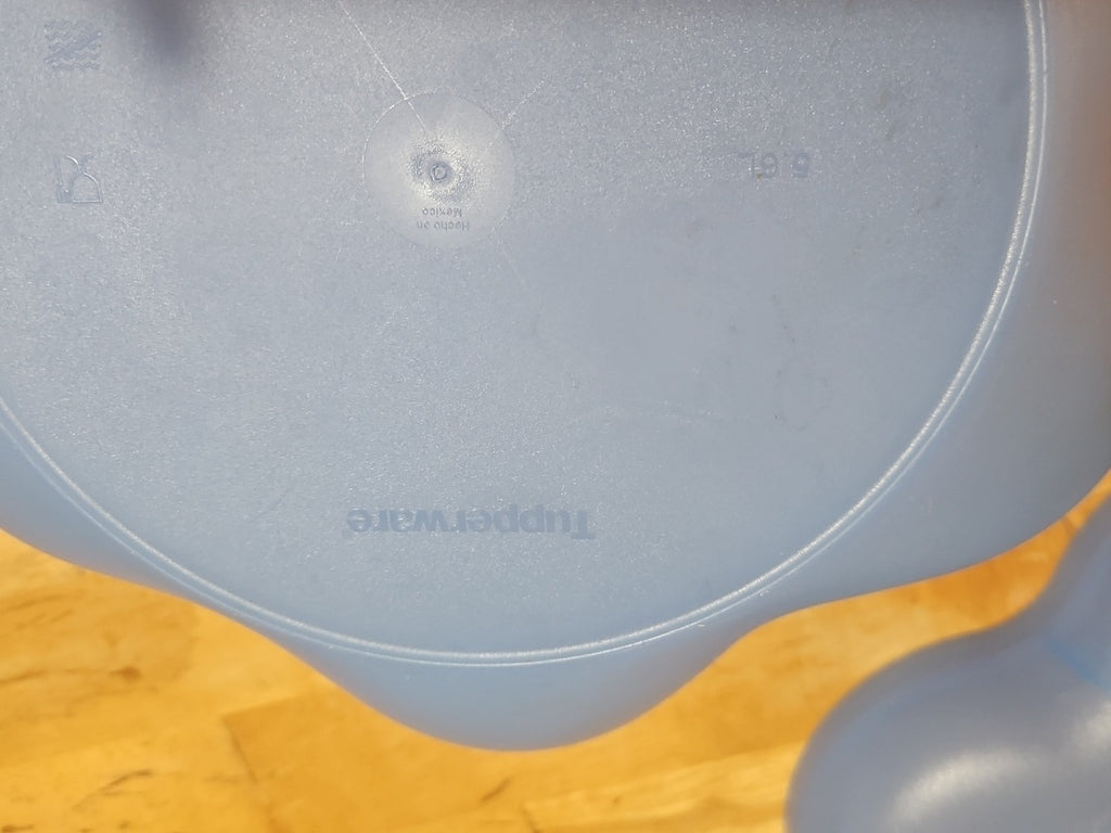 Tupperware Light Blue Chip N Dip 6 Piece Set Serving Platter 1.5 Gal