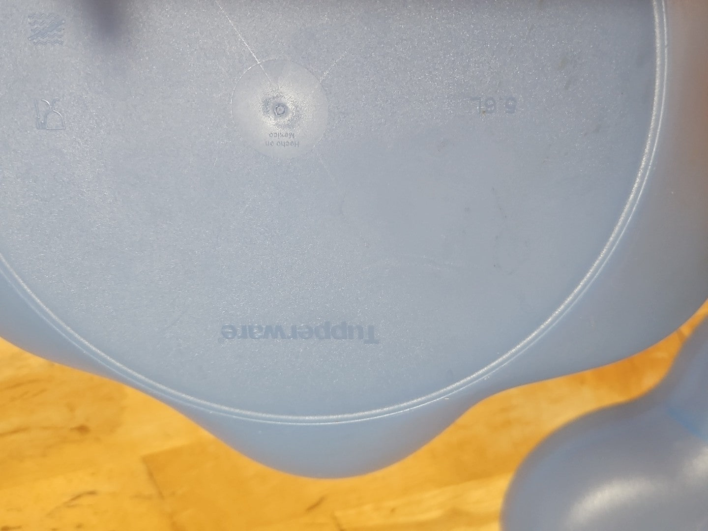 Tupperware Light Blue Chip N Dip 6 Piece Set Serving Platter 1.5 Gal