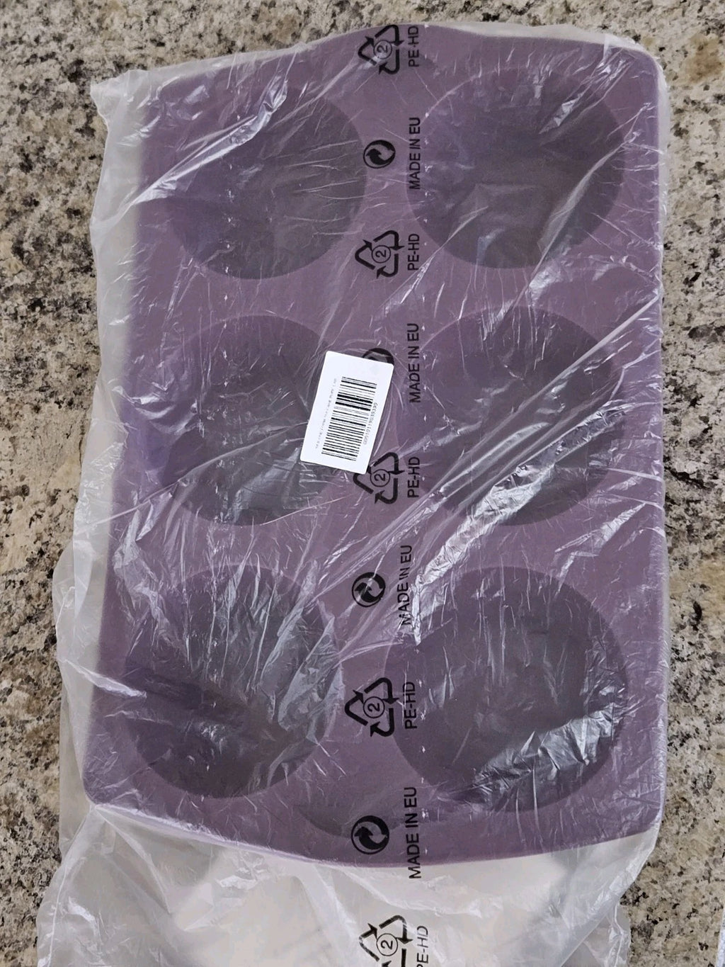 NIP Tupperware Silicone Cupcake Form Muffin Pan Purple