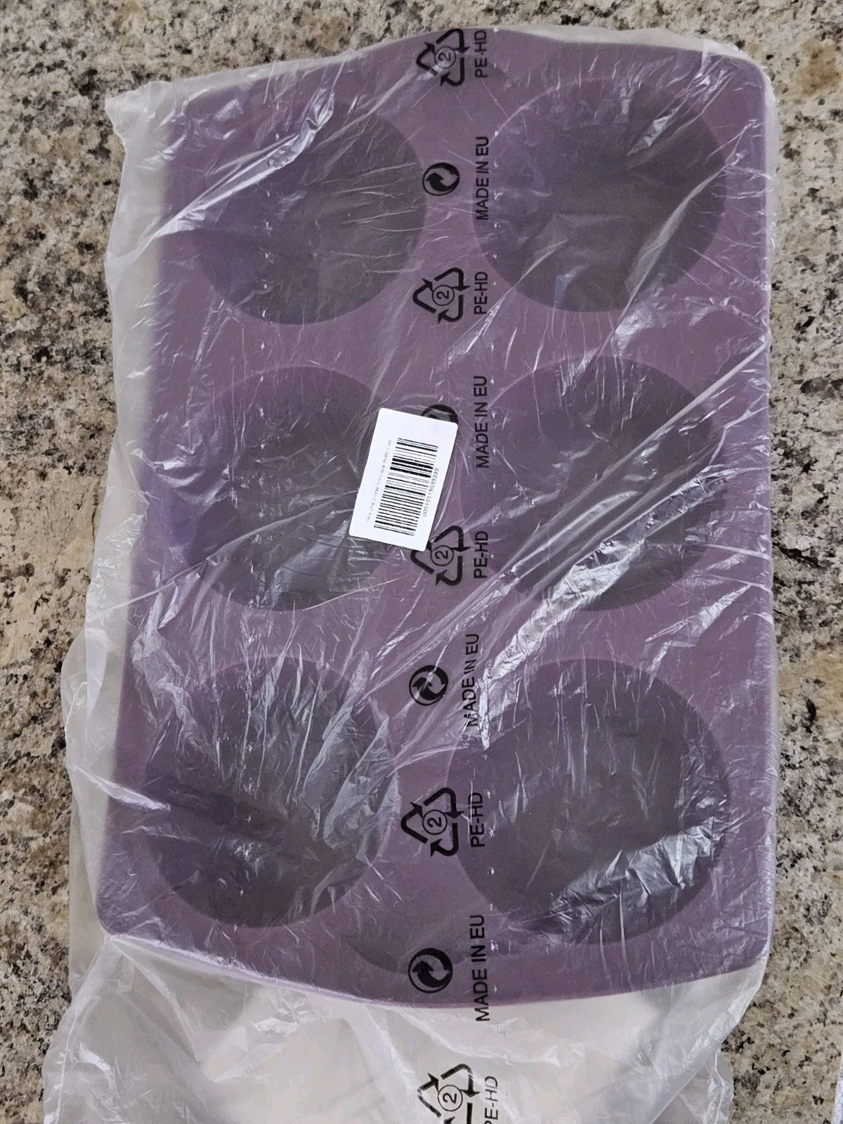 NIP Tupperware Silicone Cupcake Form Muffin Pan Purple