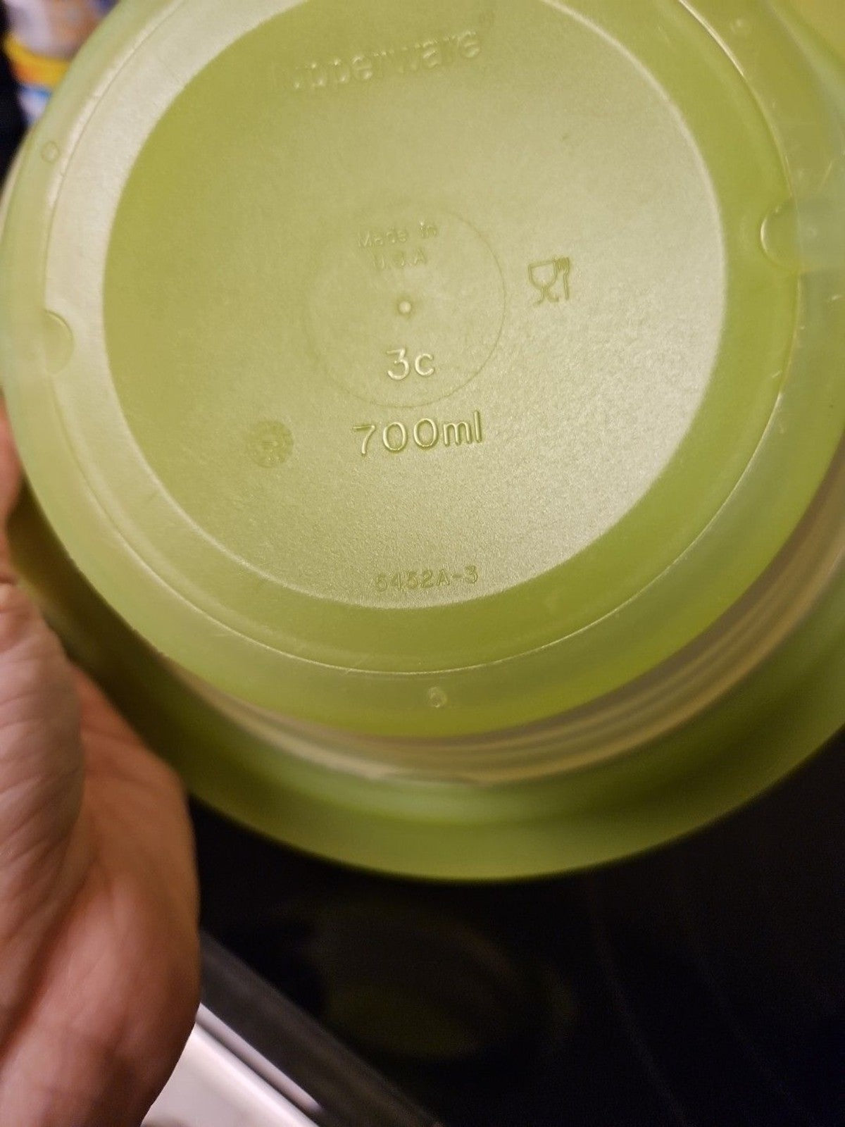 Tupperware 3 Cup Collapsible Green Dish 5452A With Lid