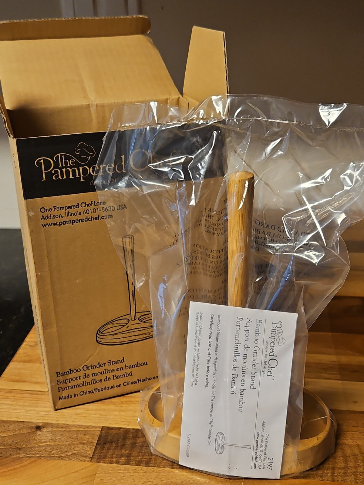 New In Box Retired Pampered Chef Bamboo Grinder Stand #2197 Stand Only