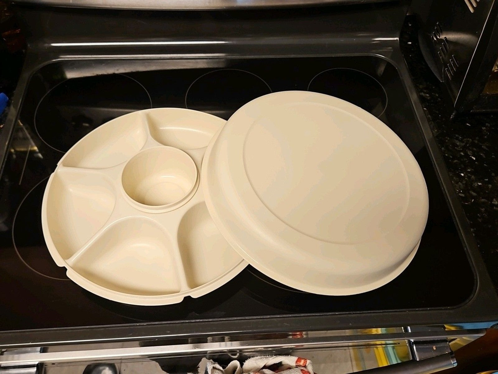 Tupperware Divided Serving Tray 1665-3 Almond With Lid 1666-3 & Dip Bowl 3 pc set