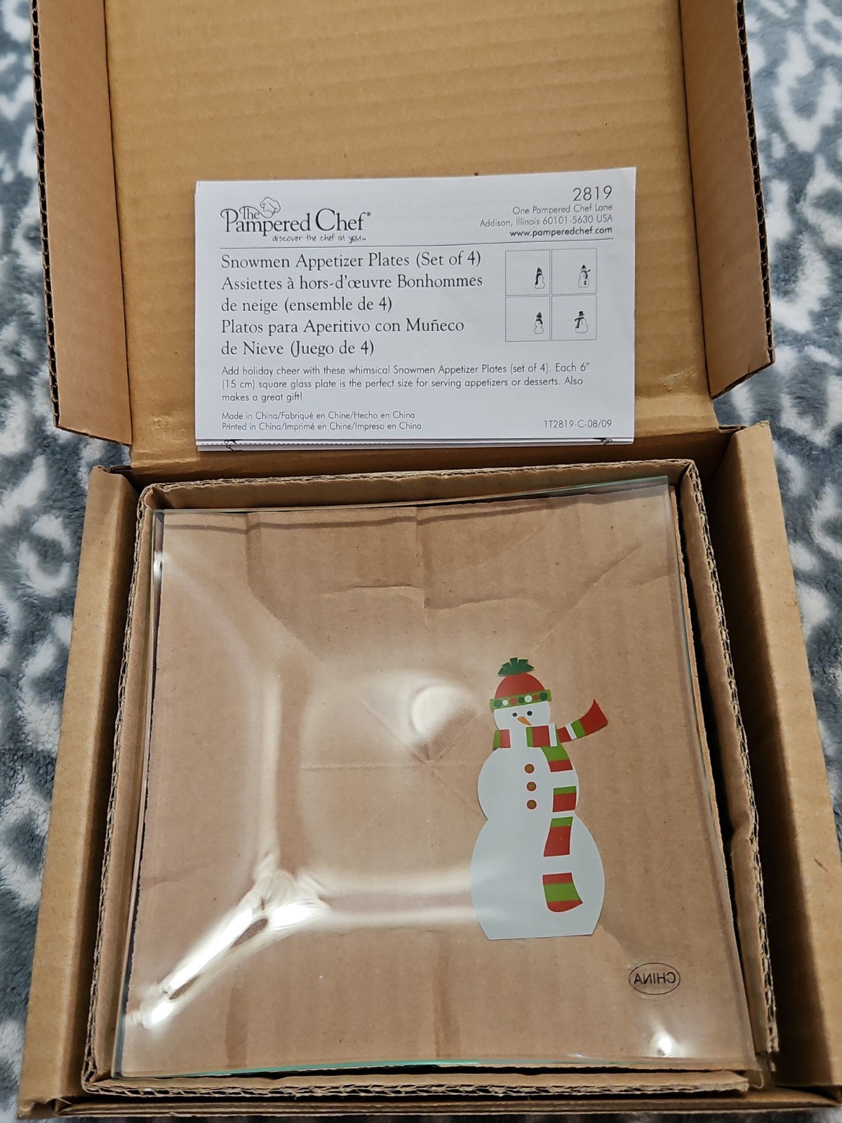 NIB  Set Of 4 Pampered Chef Square Glass Snowman Plates Christmas Holiday Plates