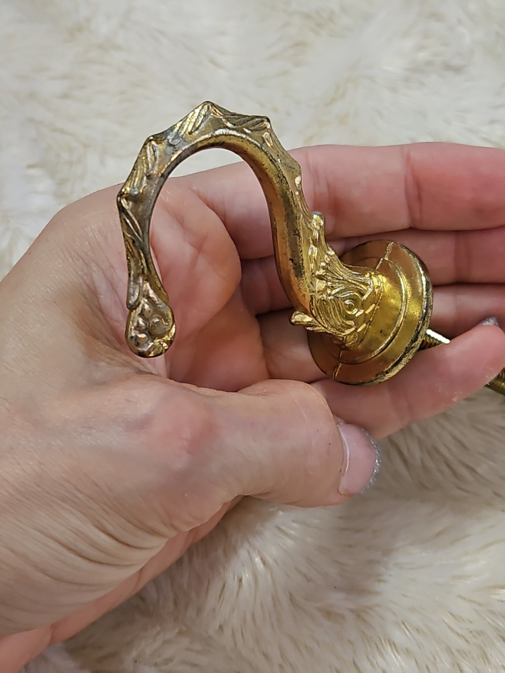 Vintage Brass Tone Wall Mounted Curtain Tie Back Hook Taiwan CSC #1