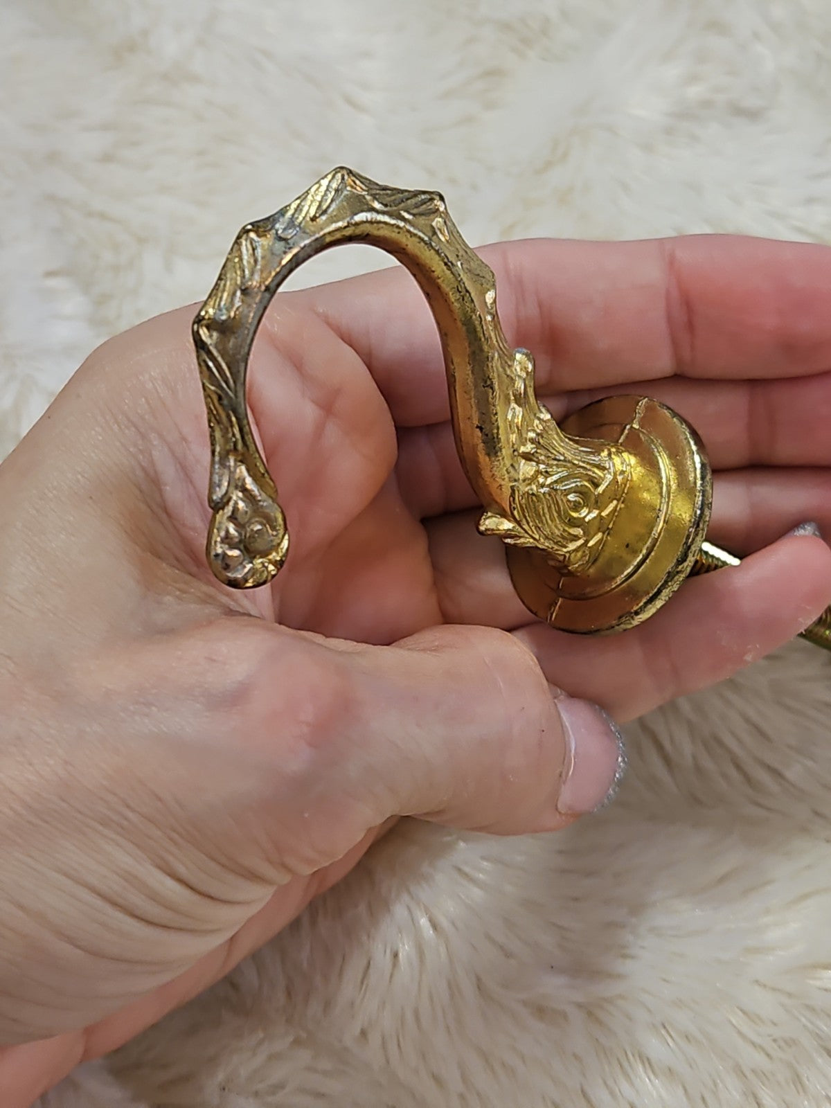 Vintage Brass Tone Wall Mounted Curtain Tie Back Hook Taiwan CSC #1