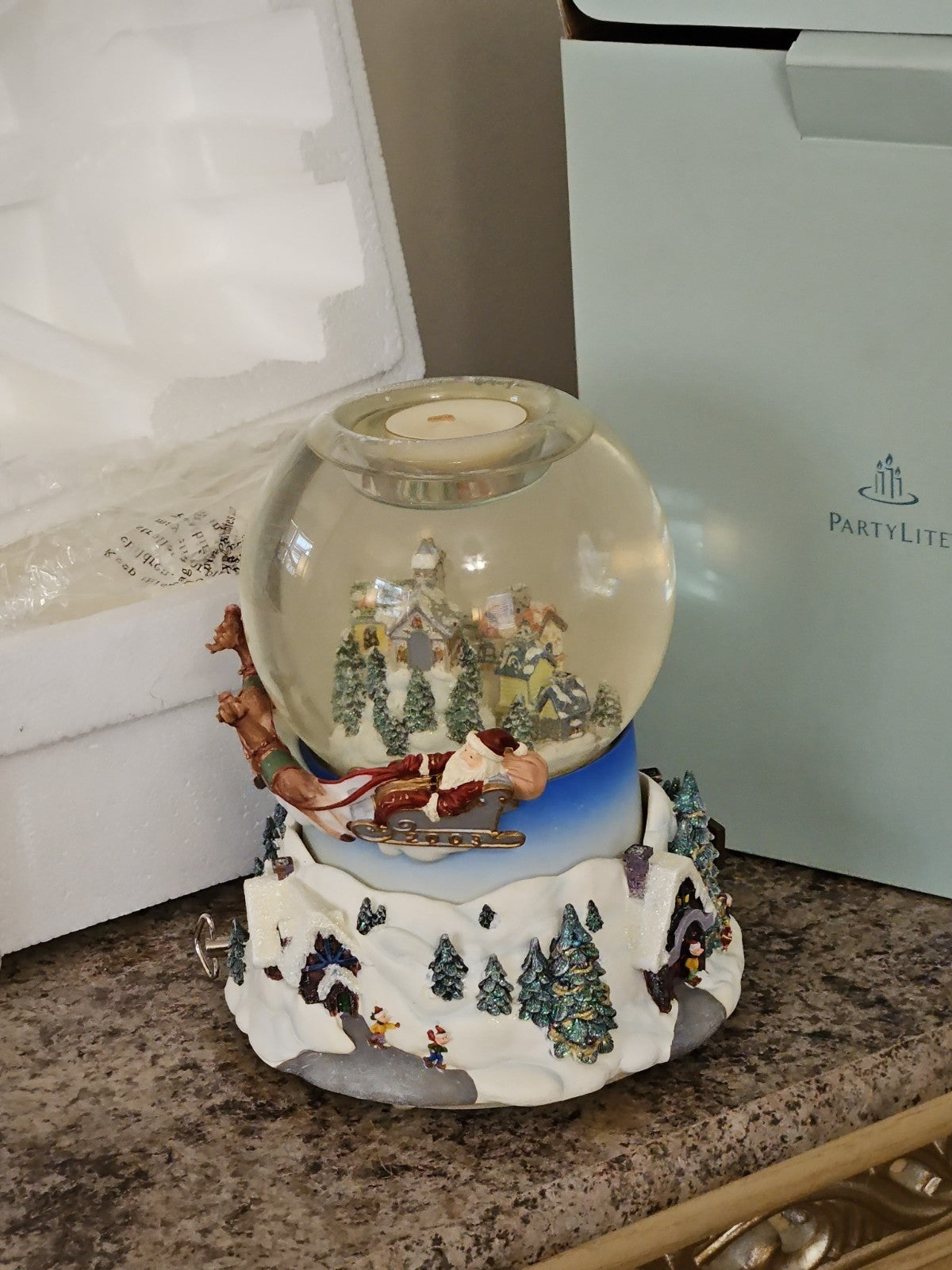 PartyLite 2003 Olde World Village Snow Globe Musical Tealight P7922 EUC Read