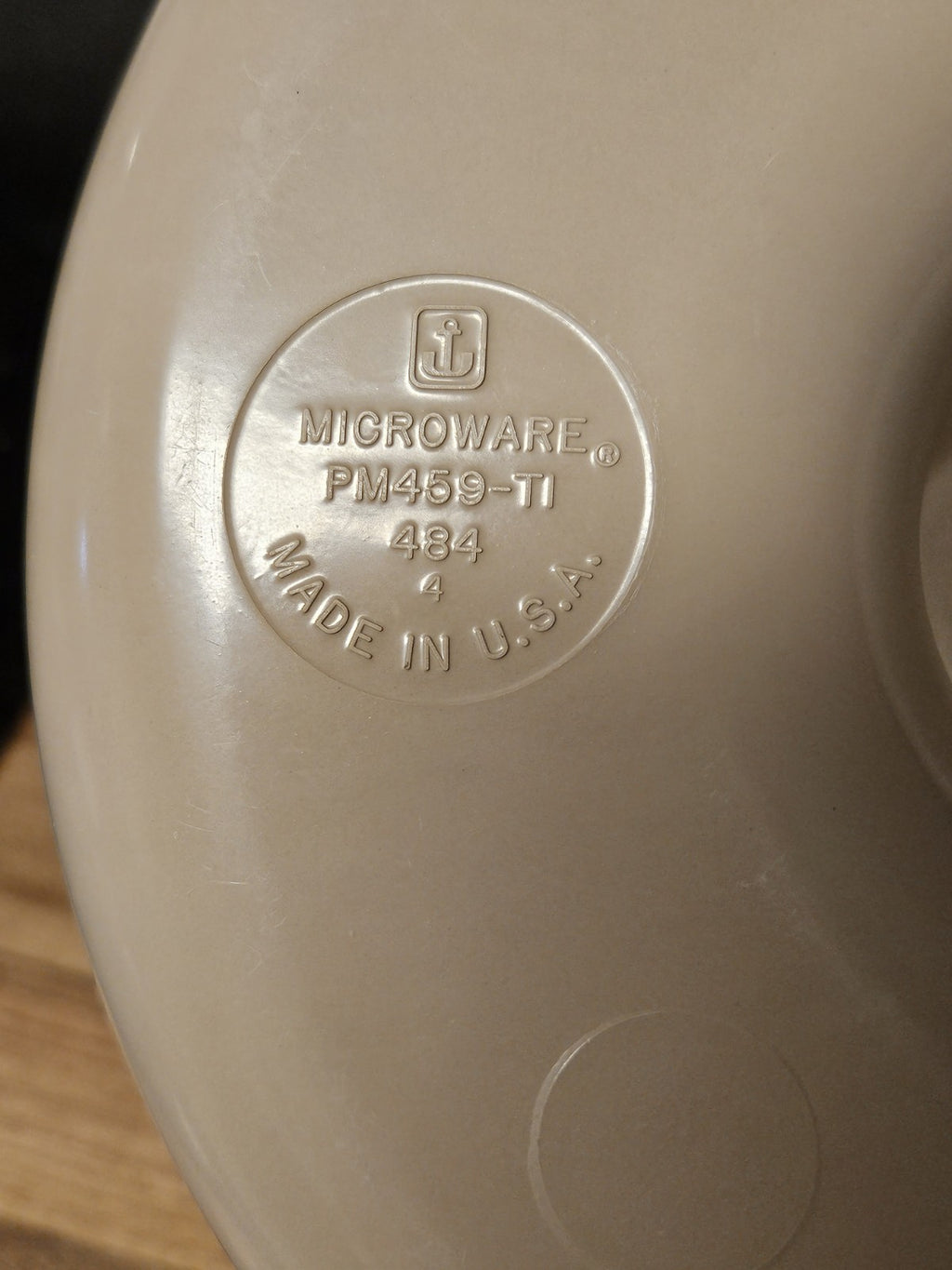 Vintage Anchor Hocking Microware Microwave Bundt Cake Pan 9" PM459-TI 484 EUC