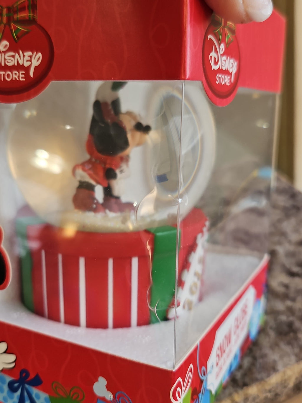 NIB 2013 Disney Store Mickey And Minnie Holiday Snow Globe