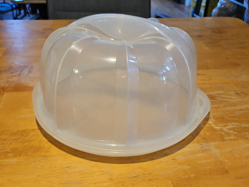 Nordic Ware Sheer Deluxe Bundt Cake Keeper  Holder Twist And Lock Dome Lid 11”