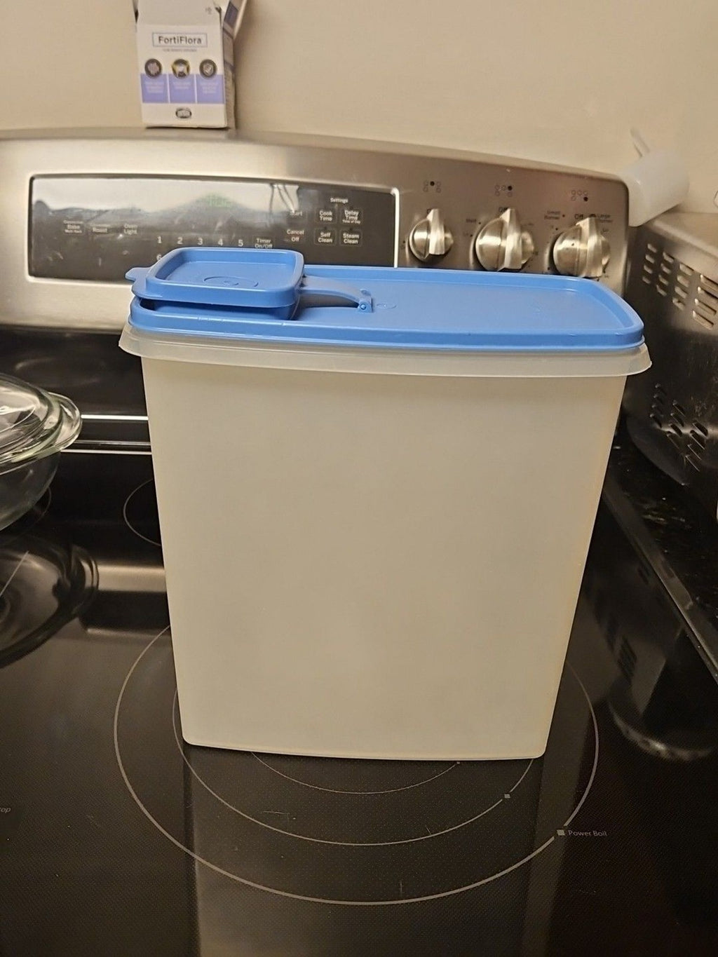 Vintage Tupperware 1588-3 Cereal Container W Blue Flapper Lid 1589-5