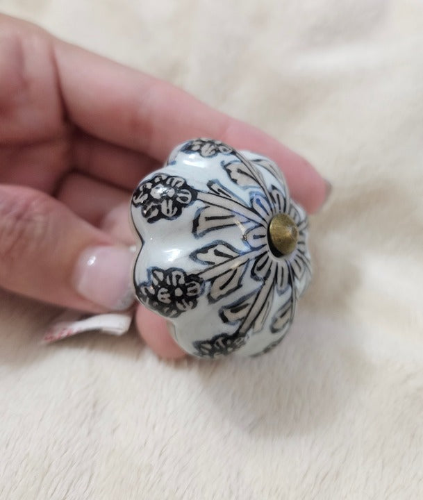 NWT Pier 1 Pale Blue Porcelain Flower Brass Accent Drawer Pull Cabinet Knob 2"